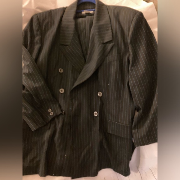 2 piece Wool Women’s Suit - Picture 2 of 7
